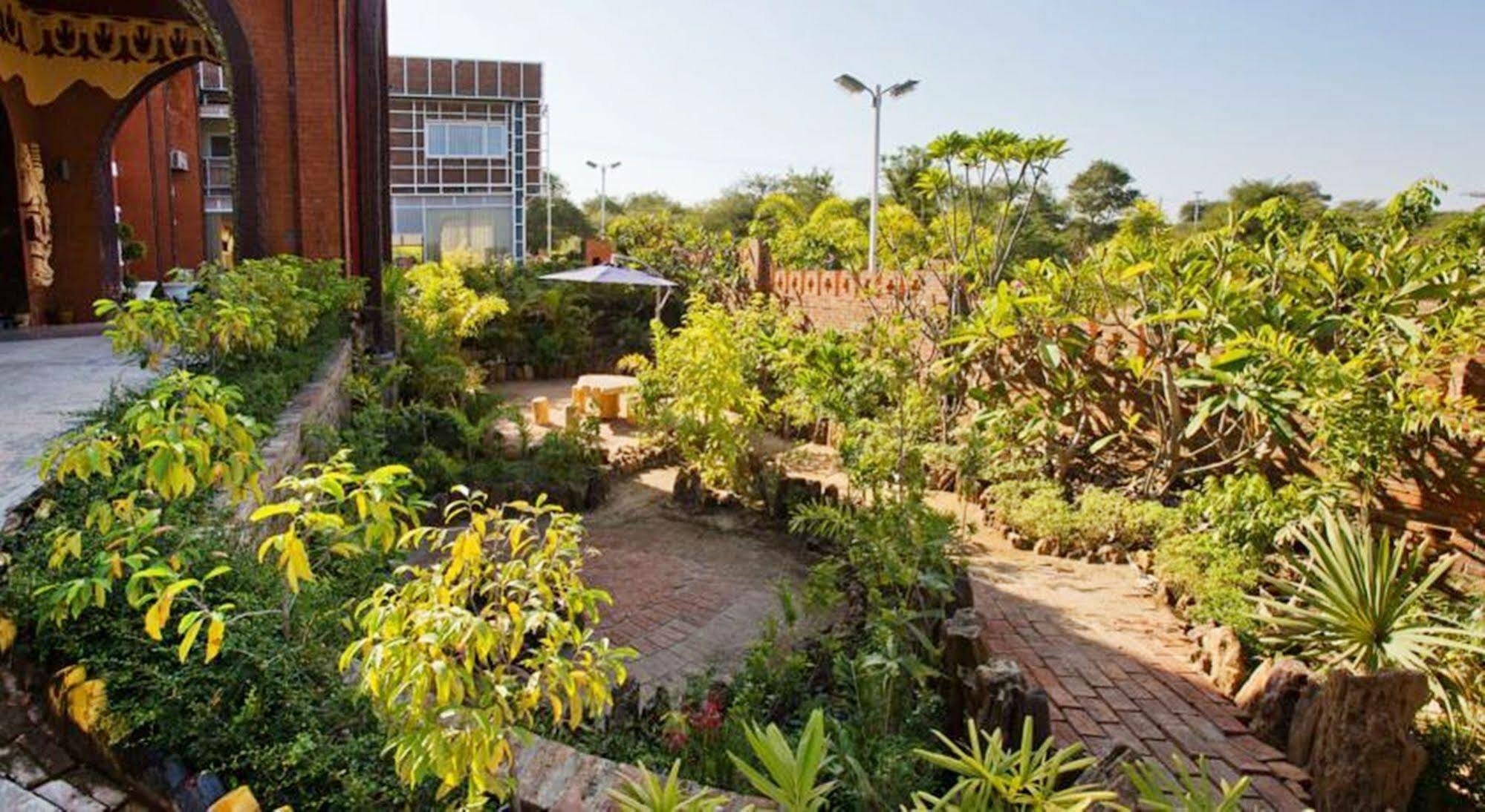 Sky View Hotel Bagan Exterior photo