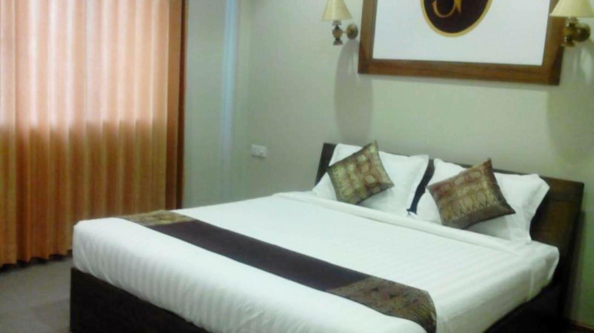 Sky View Hotel Bagan Exterior photo